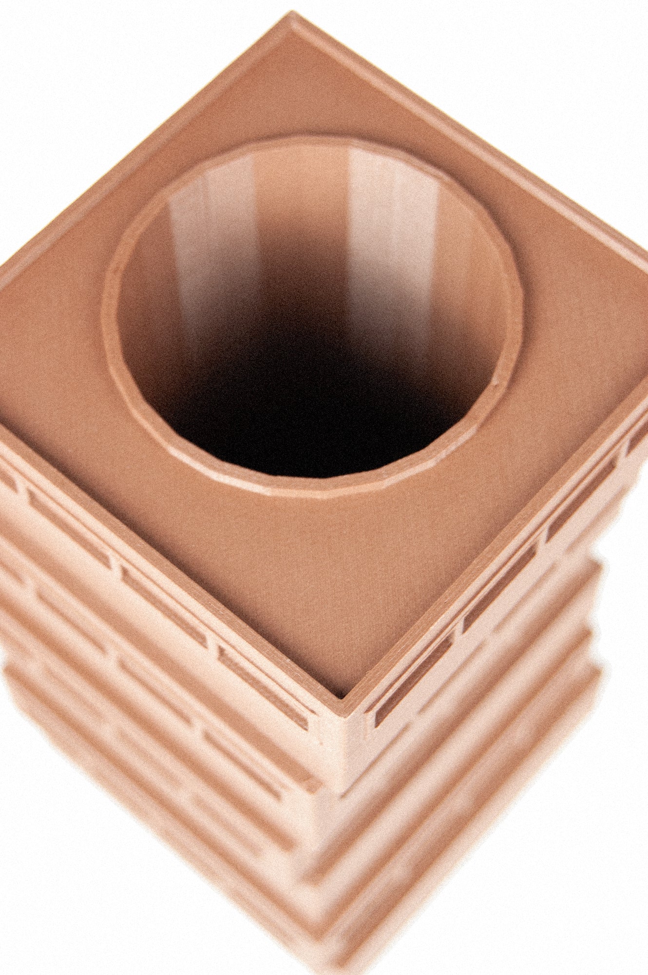 Brutalist Pot / Chocolate